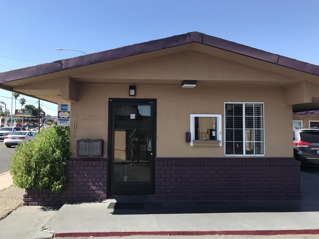 Economy Inn Modesto Exterior photo